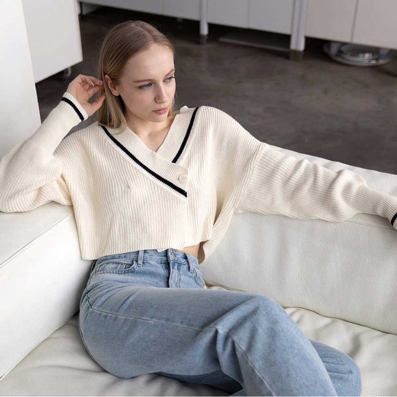 OAK + FORT Sweaters - Oak + Fort Cropped Academy Sweater S Fits L Batwing Oversized Preppy